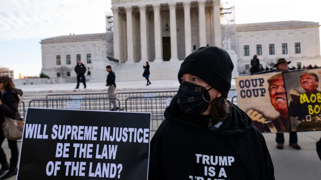 Donald Trump siap menghindari persidangan pra-pemilu