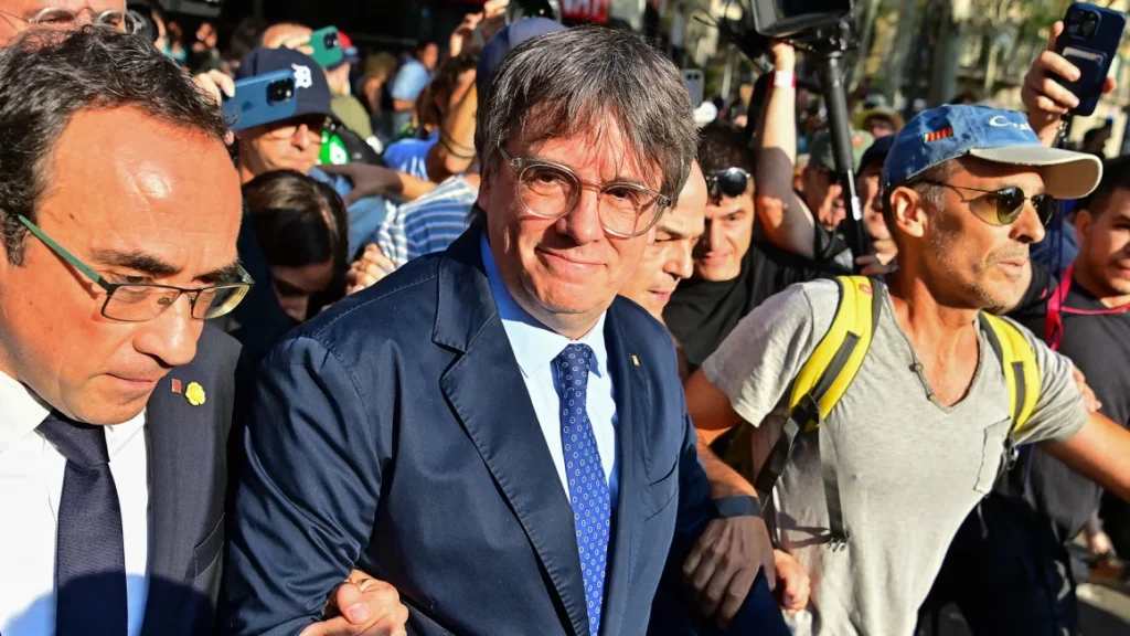 Separatis Catalan Carles Puigdemont menghindari penangkapan